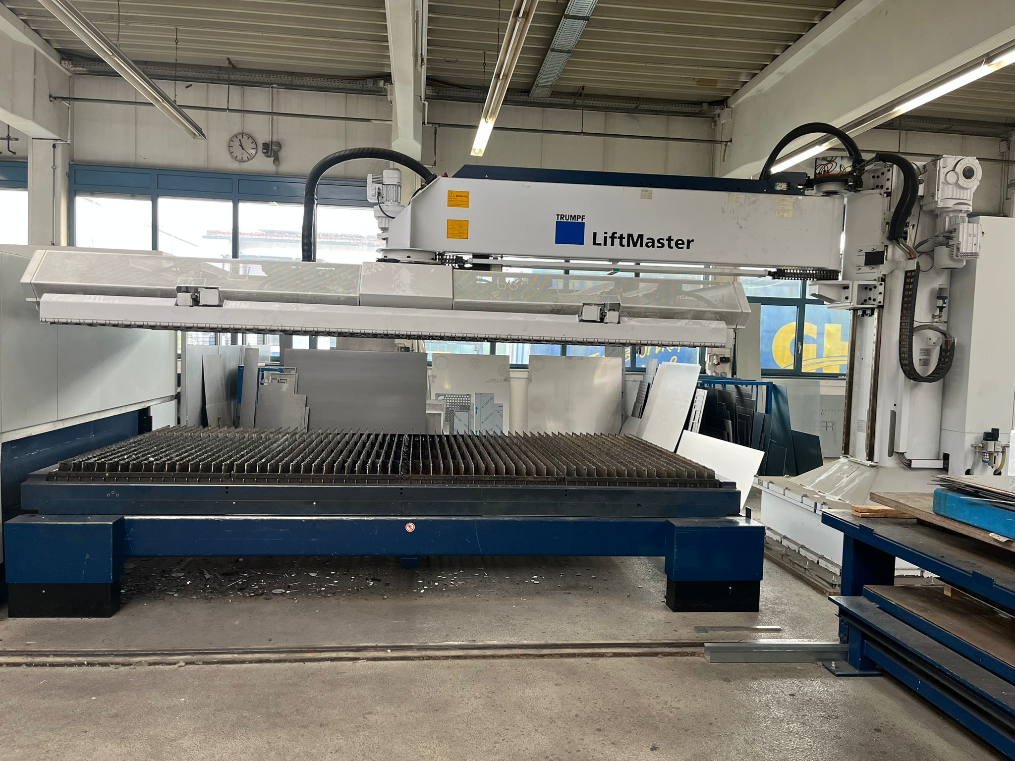 LASER CUTTING MACHINE TRUMPF TRULASER 5040 FIBER (L69), 5000 WATT, LM ...